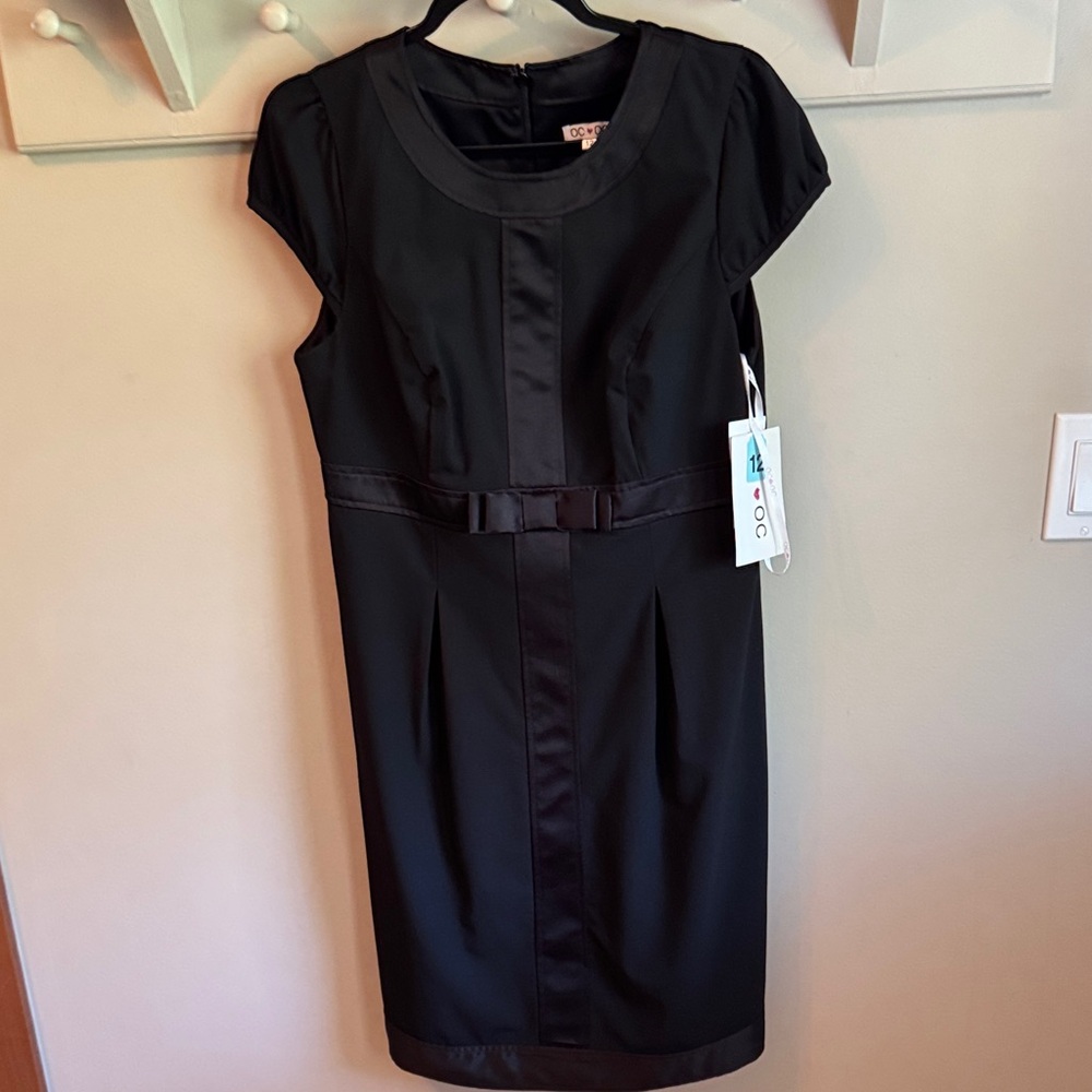 Chic Black Midi Dress with Bow Detail